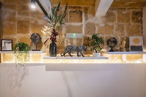 Mandera's Boutique Suites & Dorms