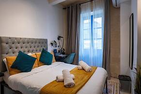 Mandera's Boutique Suites & Dorms