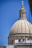 Mandera's Boutique Suites & Dorms