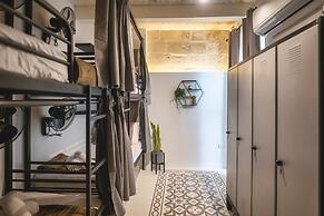 Mandera's Boutique Suites & Dorms