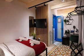 Mandera's Boutique Suites & Dorms