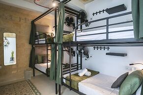 Mandera's Boutique Suites & Dorms