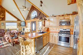 Roberts Home w/ Western Decor & Mountain Views!