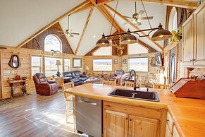 Roberts Home w/ Western Decor & Mountain Views!