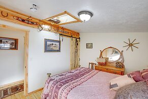 Roberts Home w/ Western Decor & Mountain Views!