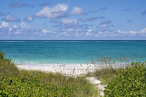 Pineapple House 4 Bedroom Home