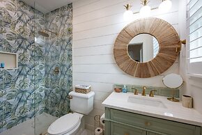 Pineapple House 4 Bedroom Home