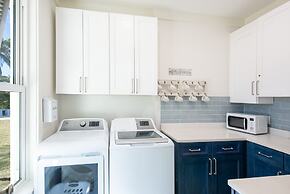 Pineapple House 4 Bedroom Home