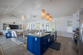 Pineapple House 4 Bedroom Home