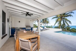 Pineapple House 4 Bedroom Home