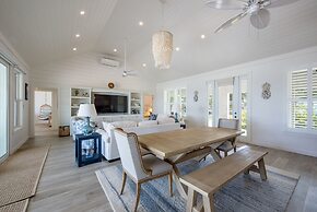 Pineapple House 4 Bedroom Home