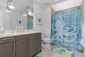 Grandview #603 - 4142 Bay Beach Ln 3 Bedroom Condo by RedAwning