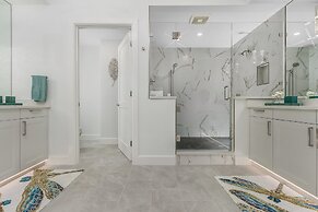 Grandview #603 - 4142 Bay Beach Ln 3 Bedroom Condo by RedAwning