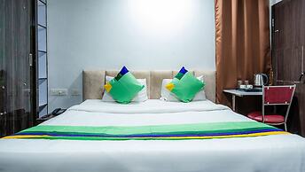 Treebo Silver Apartment