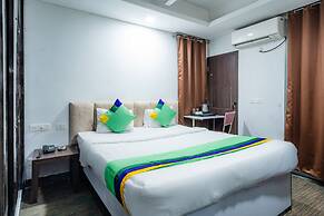 Treebo Silver Apartment