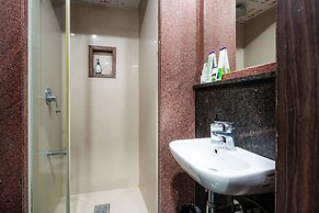 Treebo Silver Apartment