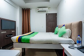 Treebo Silver Apartment