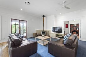 Magical Lucindale - 4 Bedroom House