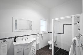 Magical Lucindale - 4 Bedroom House