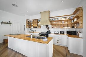 Magical Lucindale - 4 Bedroom House