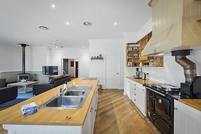 Magical Lucindale - 4 Bedroom House