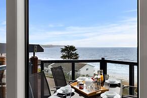 Schooner House - Panoramic Sea Views and Parking
