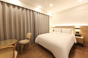 Brown Dot Hotel Gyeongju