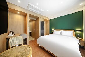 Brown Dot Hotel Gyeongju