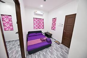 OYO 90908 Noor Arfa River Chalet