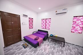 OYO 90908 Noor Arfa River Chalet