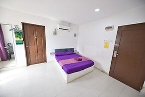 OYO 90908 Noor Arfa River Chalet