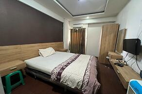 OYO 93424 Apartemen The Suite Metro By Salman