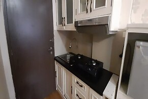 OYO 93439 The Suites Metro Apartment By Interindo