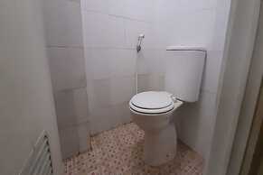 OYO 93439 The Suites Metro Apartment By Interindo