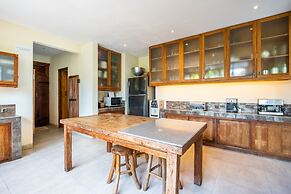 Villa Ku Besar by Villa Finder