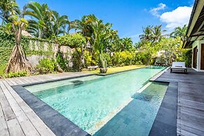 Villa Ku Besar by Villa Finder