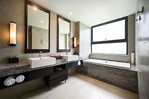 Emerald Ho Tram Resort