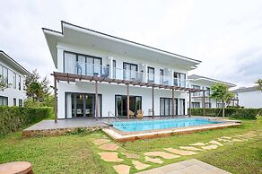 Emerald Ho Tram Resort