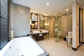 Emerald Ho Tram Resort