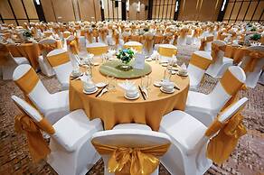 Emerald Ho Tram Resort