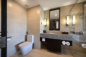 Emerald Ho Tram Resort