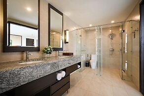 Emerald Ho Tram Resort