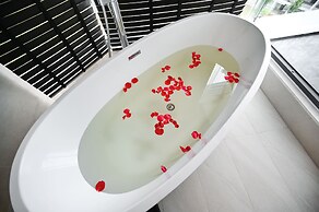 Emerald Ho Tram Resort