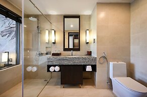 Emerald Ho Tram Resort