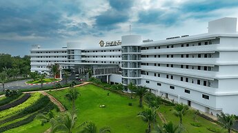 Emerald Ho Tram Resort