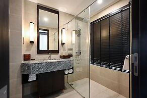 Emerald Ho Tram Resort