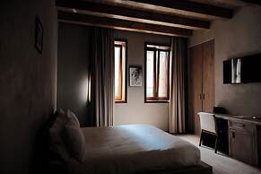 Faces & Places Boutique Hotel