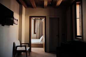 Faces & Places Boutique Hotel