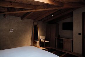 Faces & Places Boutique Hotel