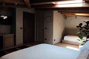 Faces & Places Boutique Hotel